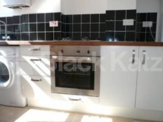 			2 Bedroom, 1 bath, 1 reception Flat			 Hampden Road, TURNPIKE LANE N8